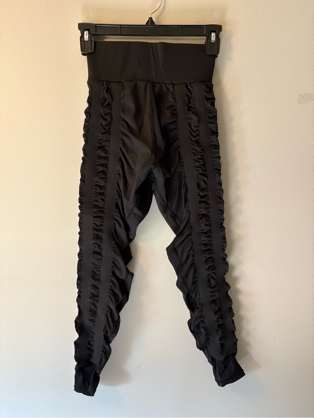 SKINNIFY High-Waist Black Resistance Band Leggings with Ruched Detail Size Small